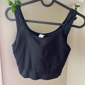 Black ribbed sleeveless bra top 
Size: M (fit like S)